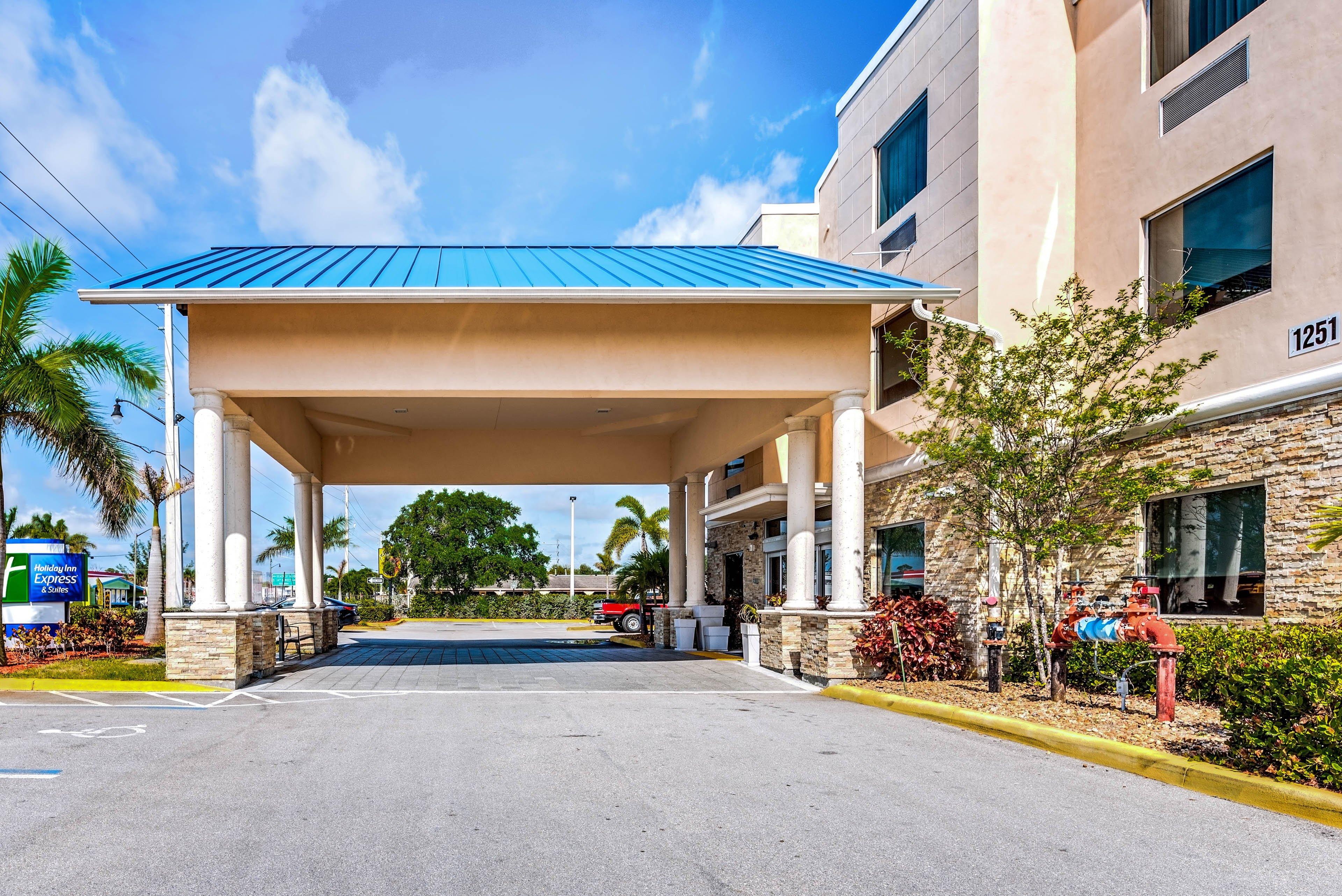 Holiday Inn Express & Suites Lantana By Ihg Buitenkant foto