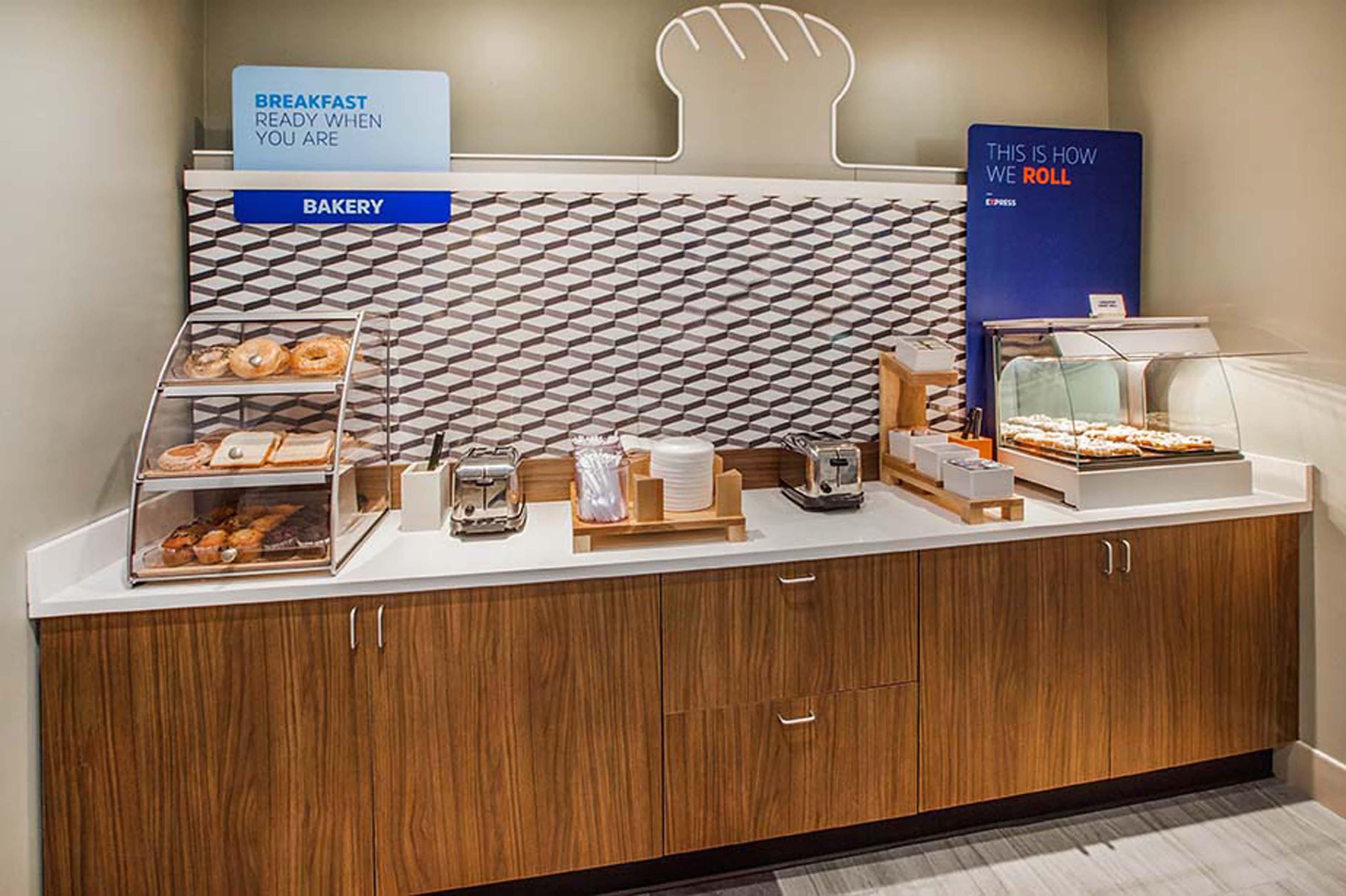 Holiday Inn Express & Suites Lantana By Ihg Buitenkant foto