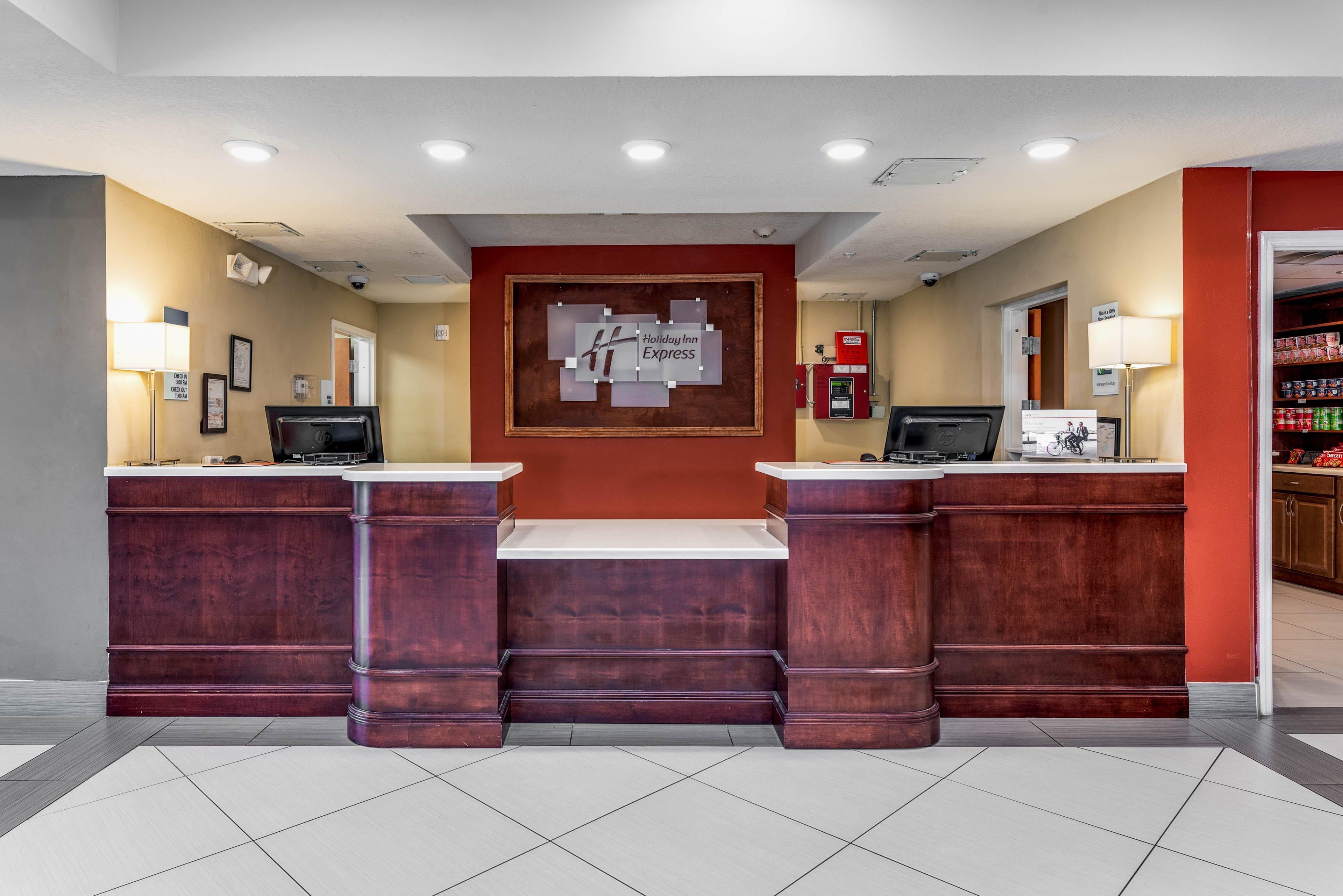 Holiday Inn Express & Suites Lantana By Ihg Buitenkant foto